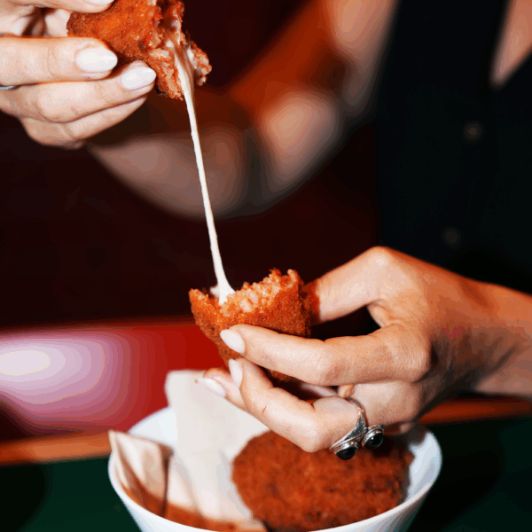 Full-circle Communications for Food Halls